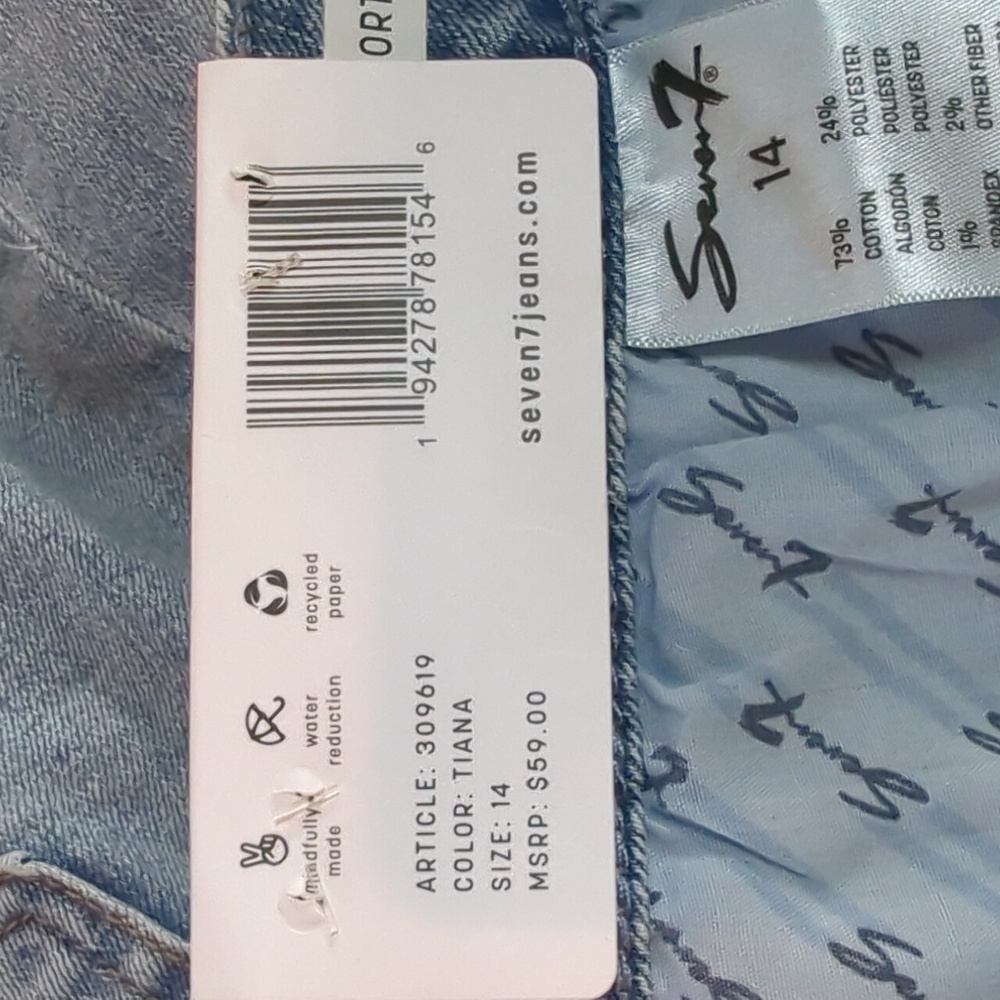 Seven7, Weekend Shorts, Light wash Jeans. Sz 14 - Picture 9 of 10